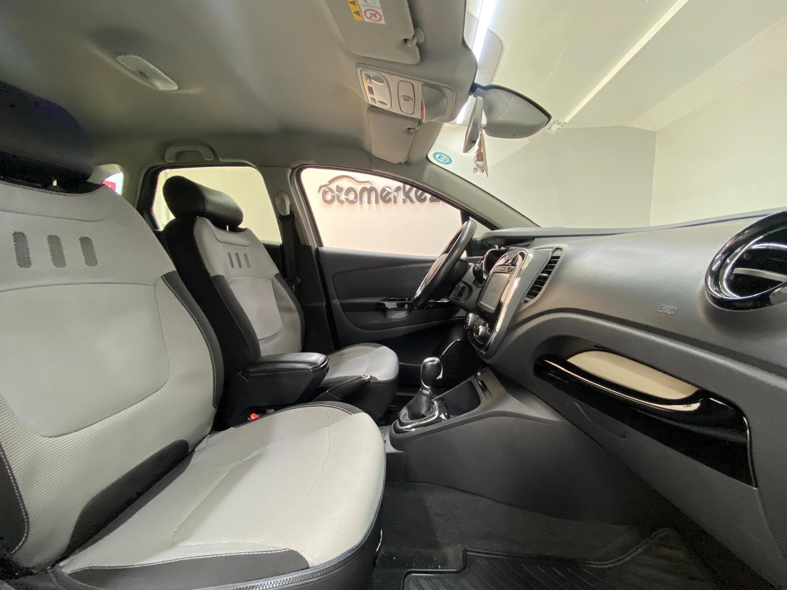 RENAULT CAPTUR 21